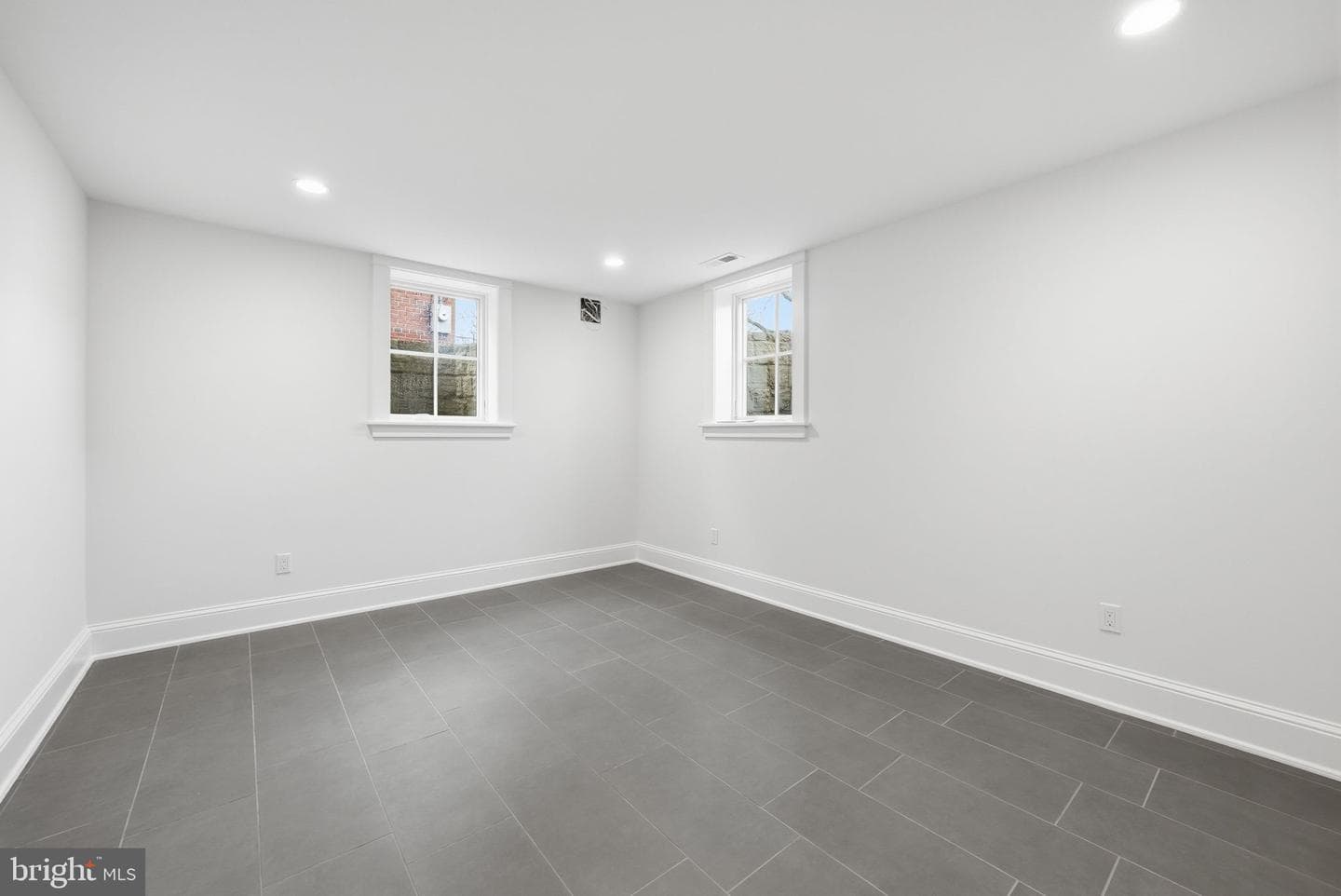 605 Hilltop Terrace photo 52