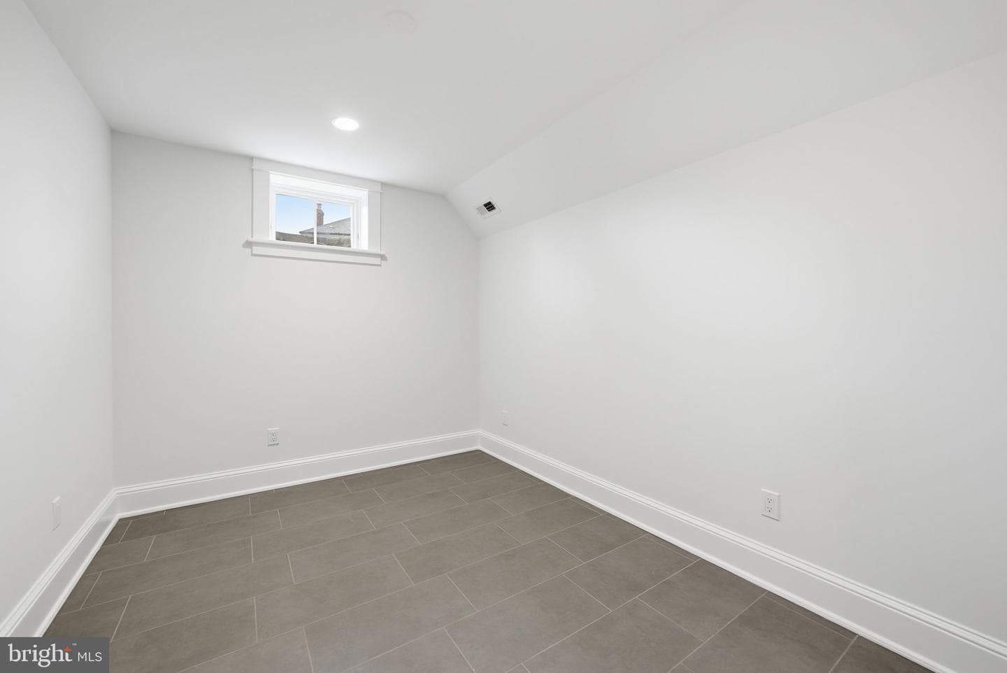 605 Hilltop Terrace photo 53