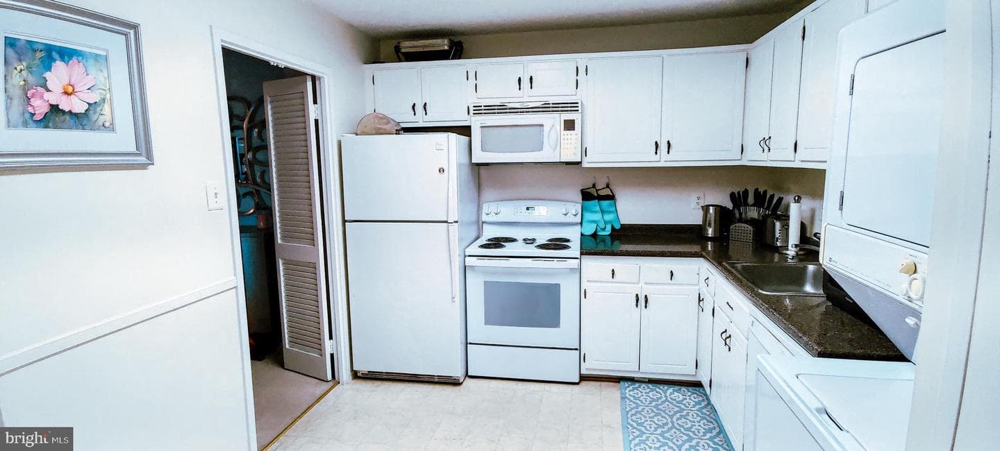 250 S Reynolds Street #502 photo 8