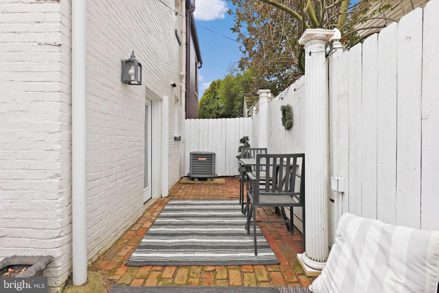216 N Pitt Street photo 31