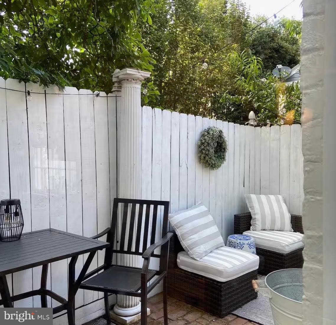 216 N Pitt Street photo 32