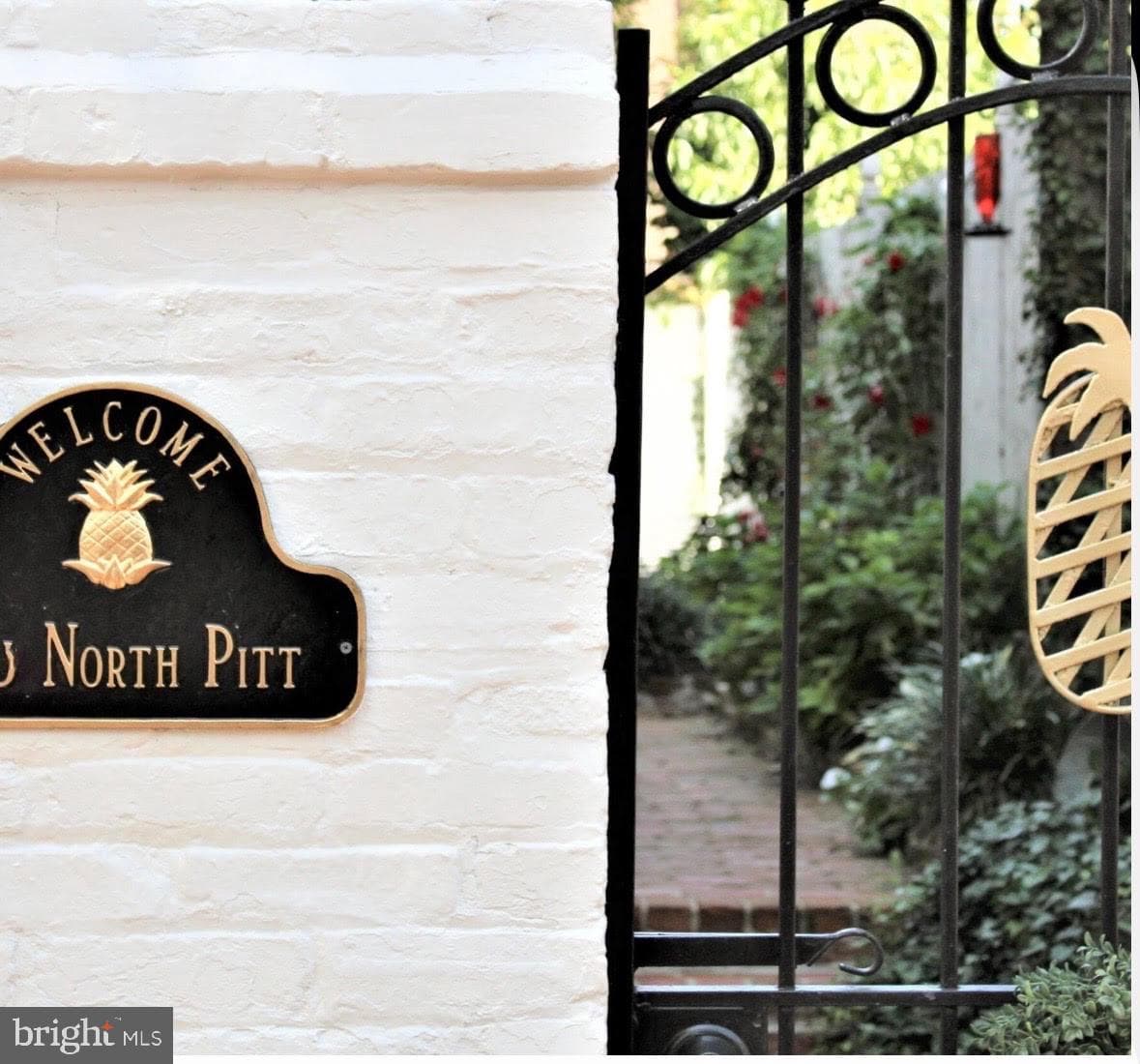 216 N Pitt Street photo 4