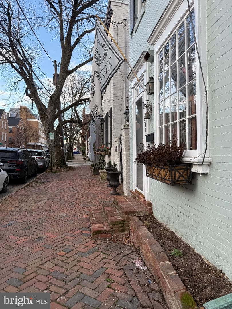 216 N Pitt Street photo 41