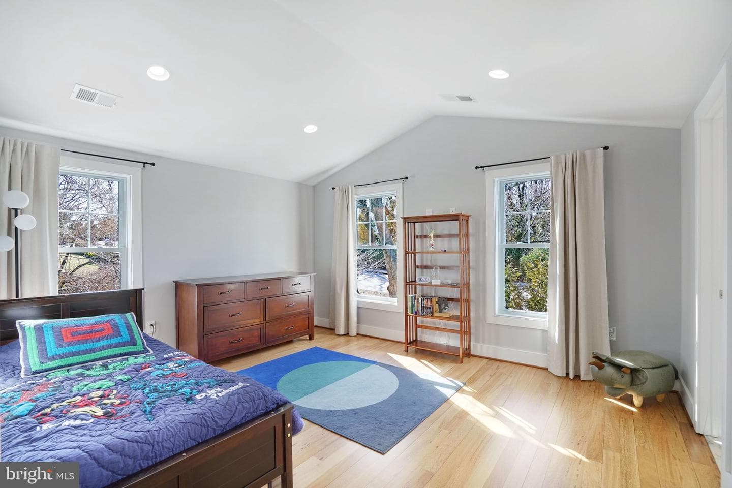3731 Duke Street photo 35