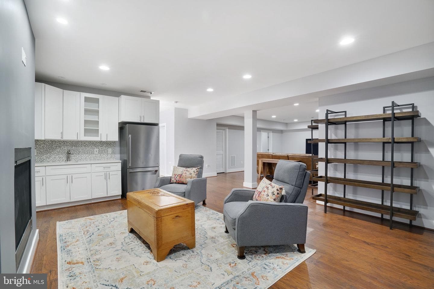 3731 Duke Street photo 39