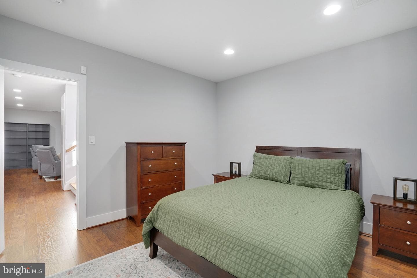 3731 Duke Street photo 46