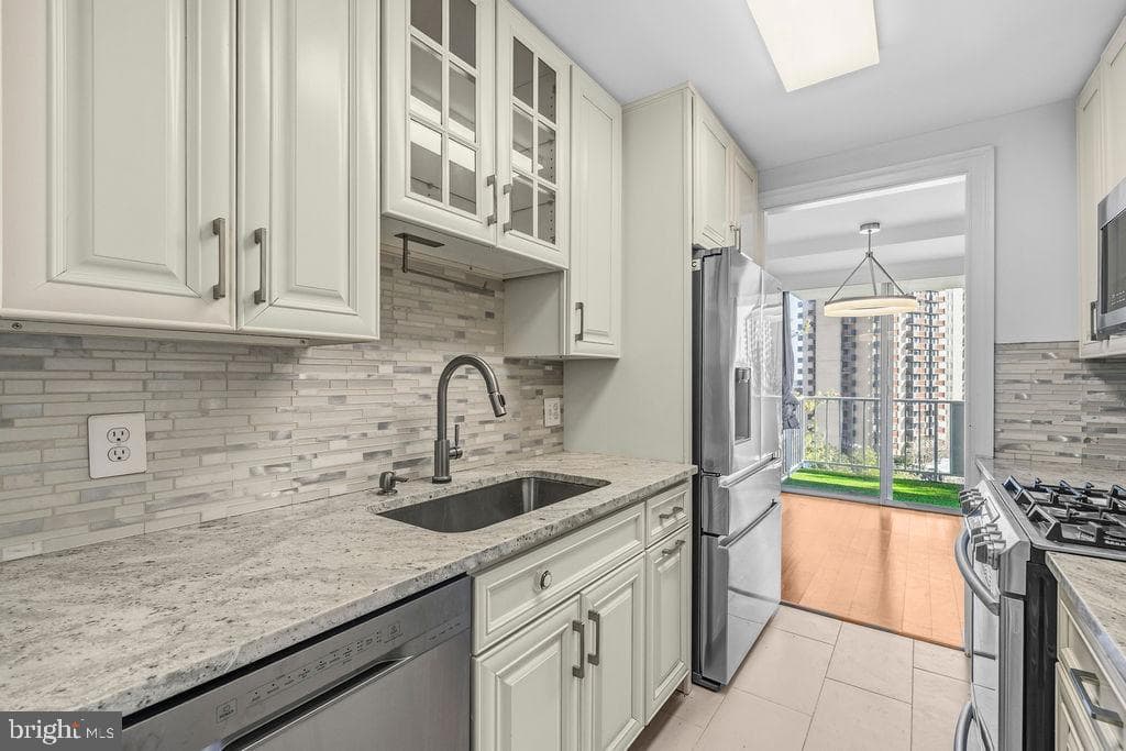 301 N Beauregard Street #517 photo 13