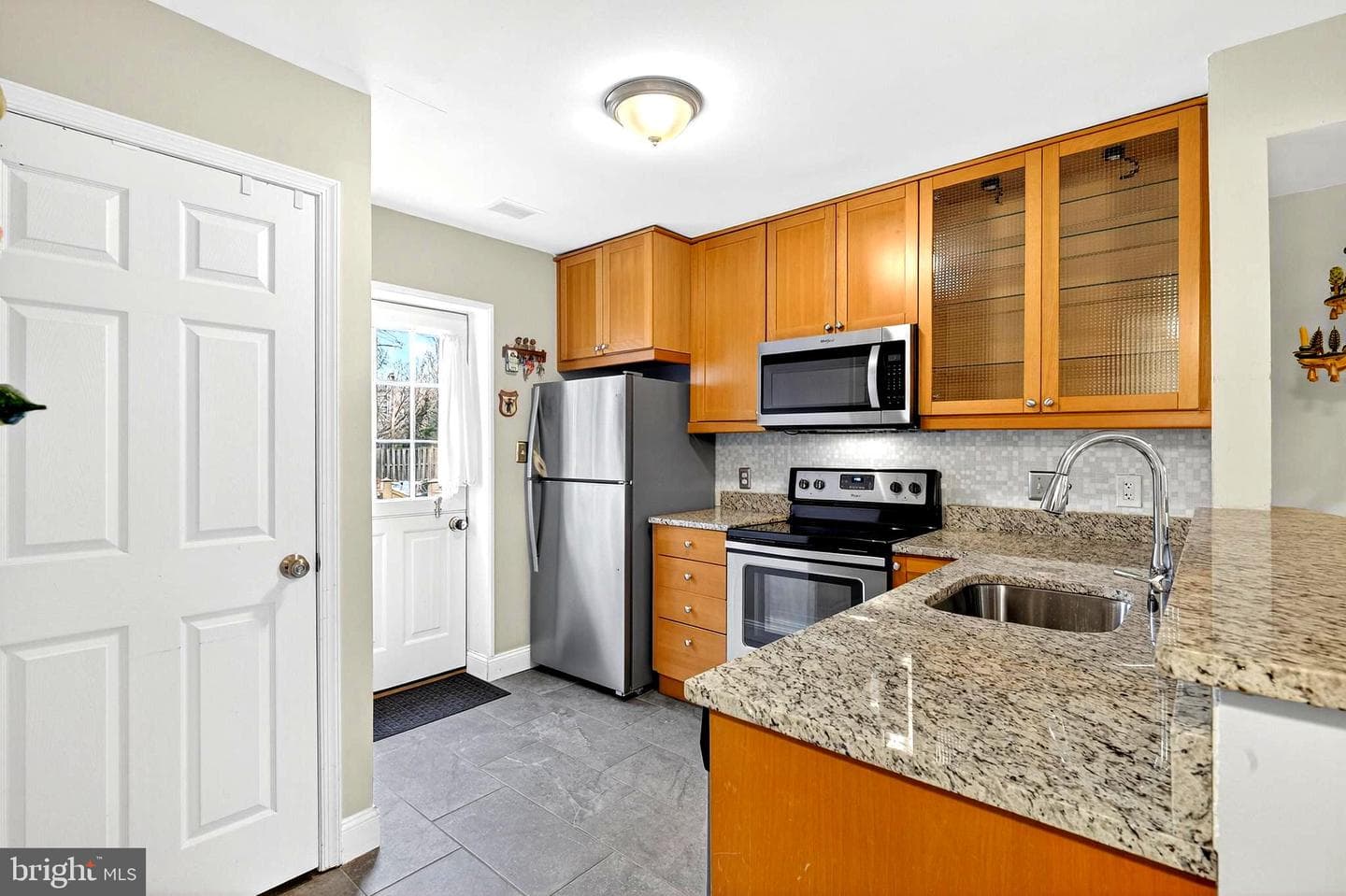 1407 E Abingdon Drive #1 photo 14