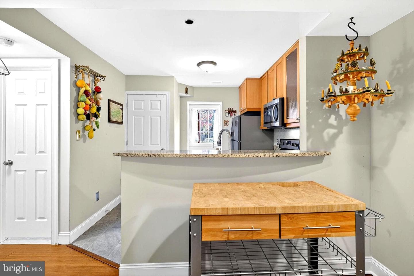 1407 E Abingdon Drive #1 photo 16