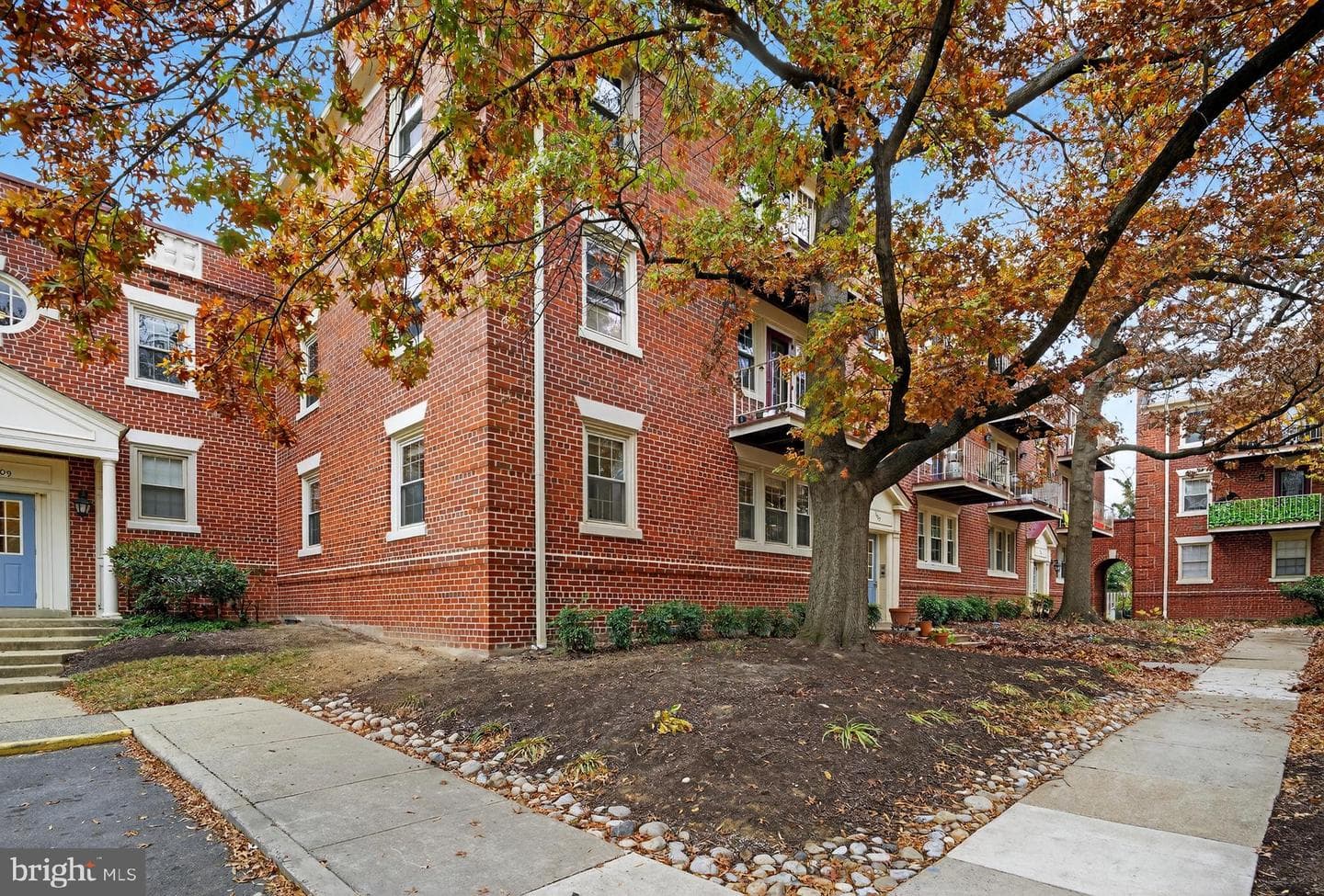1407 E Abingdon Drive #1 photo 27