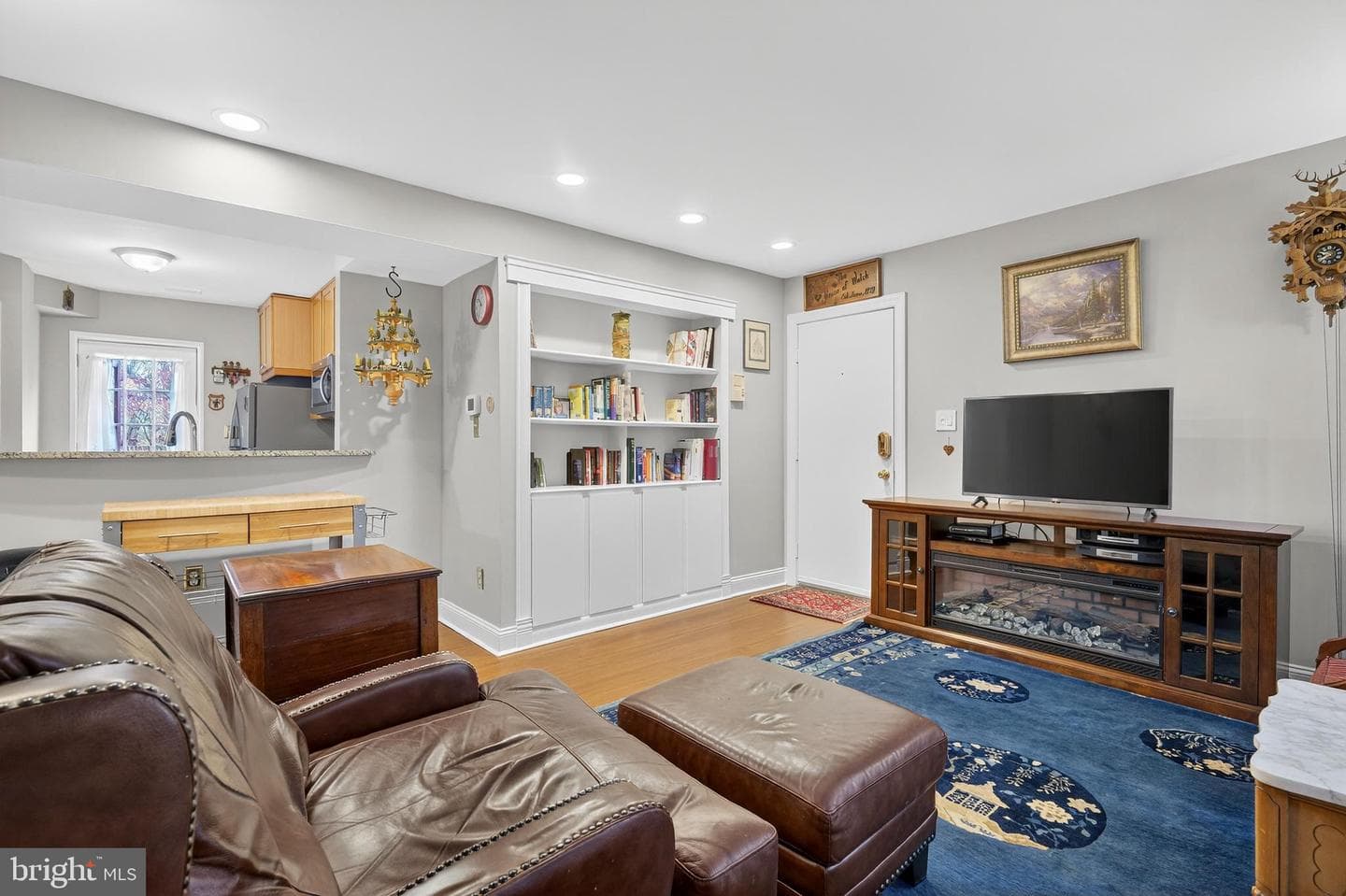 1407 E Abingdon Drive #1 photo 7