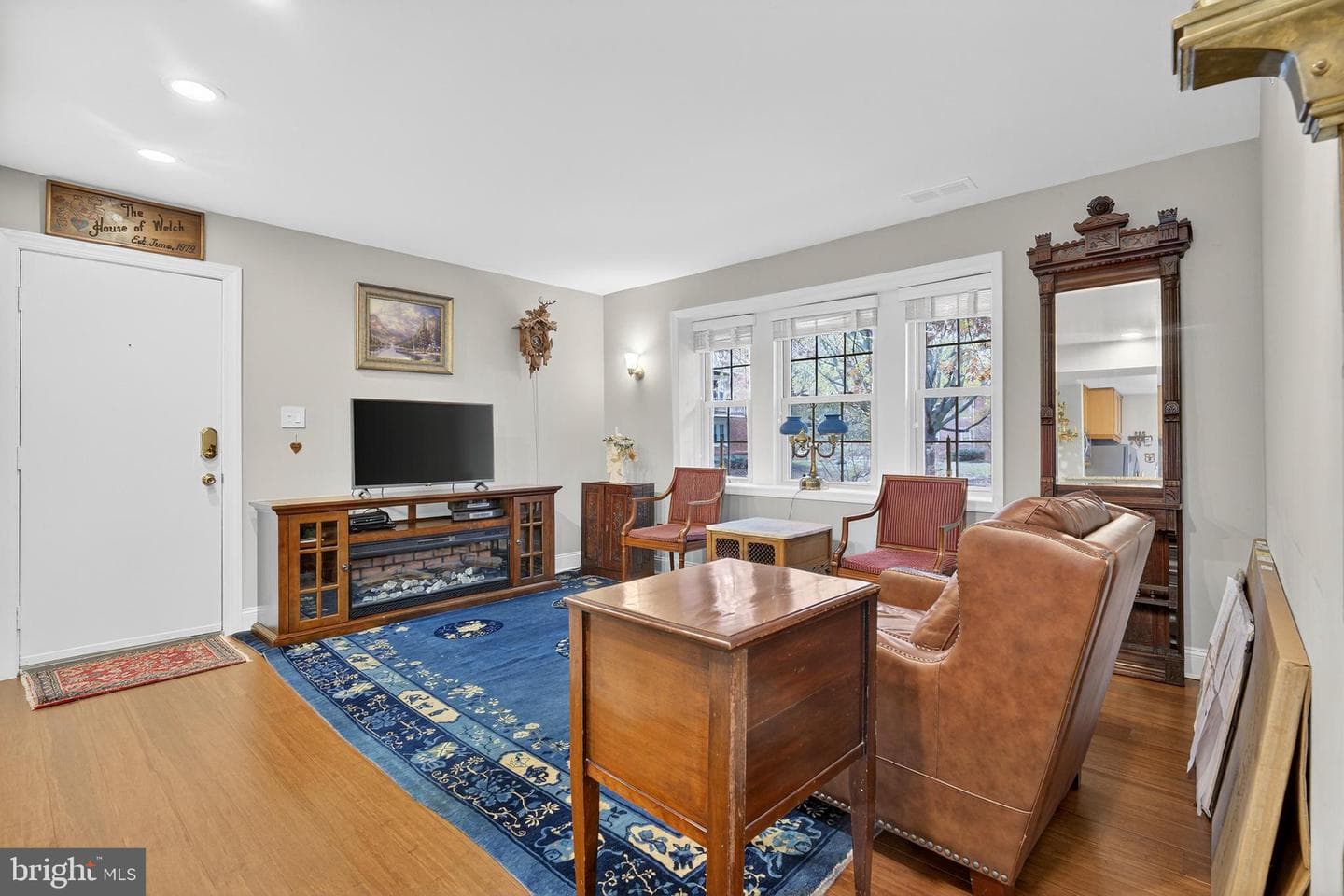 1407 E Abingdon Drive #1 photo 9
