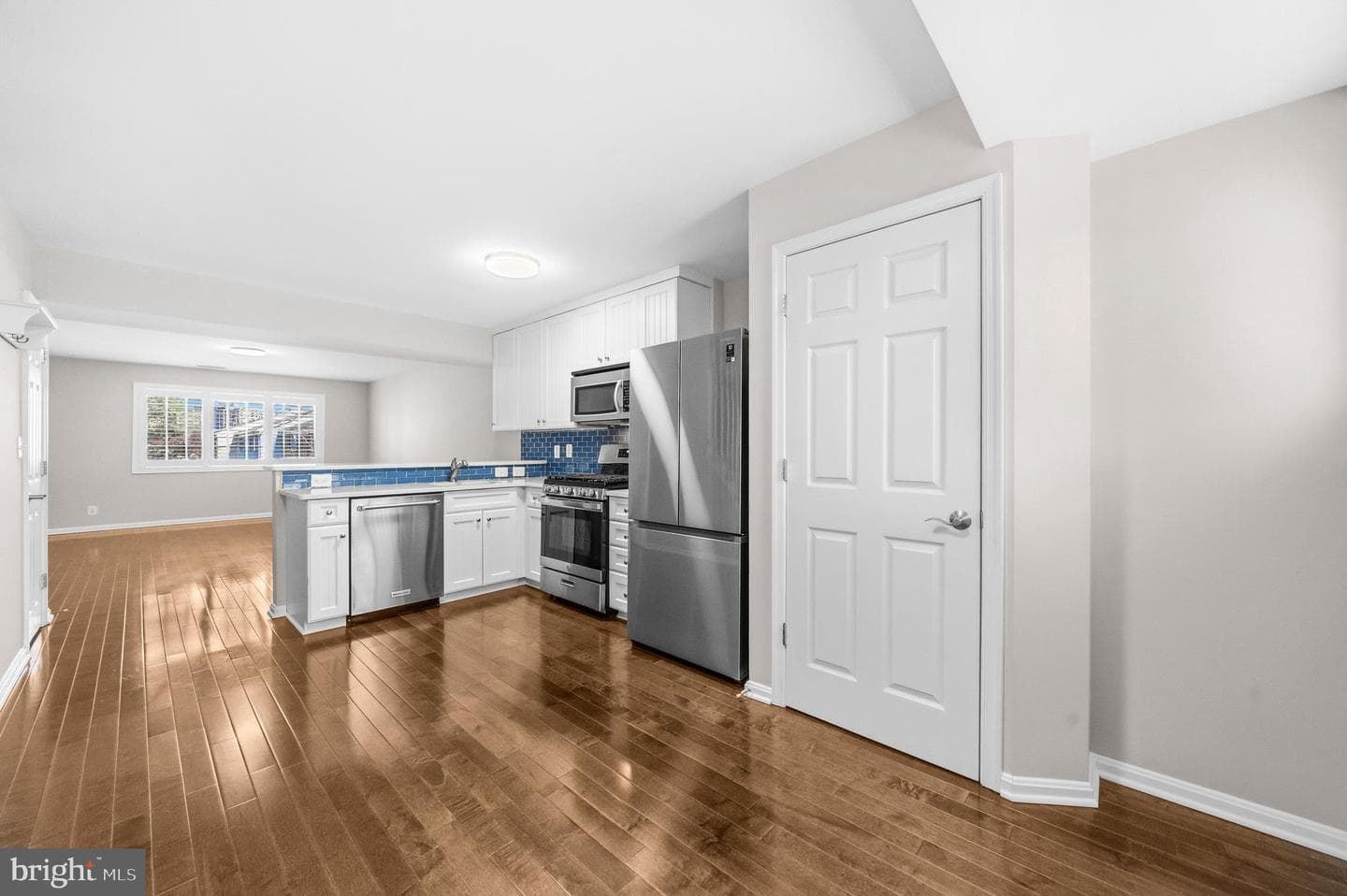 1589 N Van Dorn Street #b photo 10
