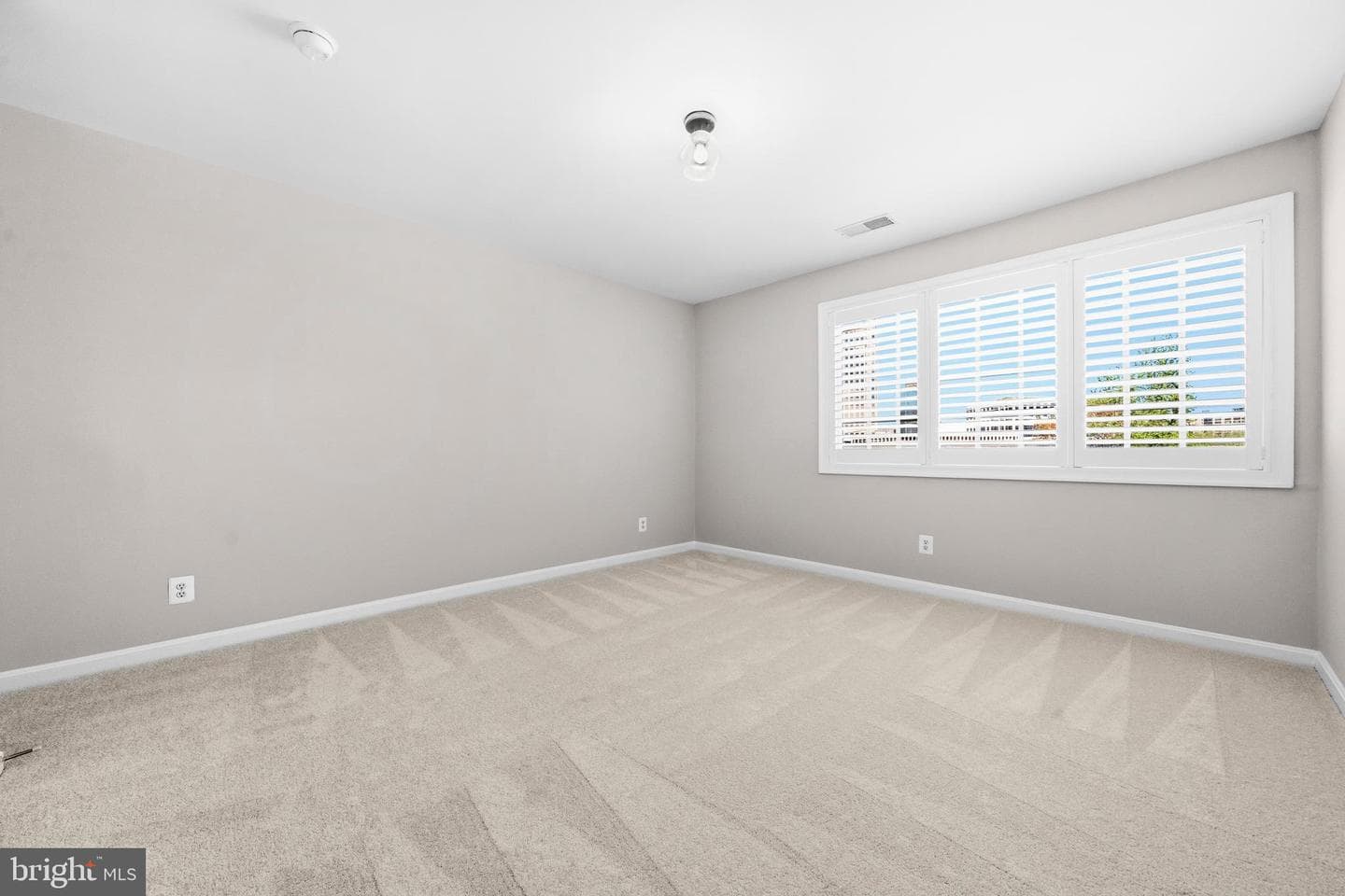 1589 N Van Dorn Street #b photo 20