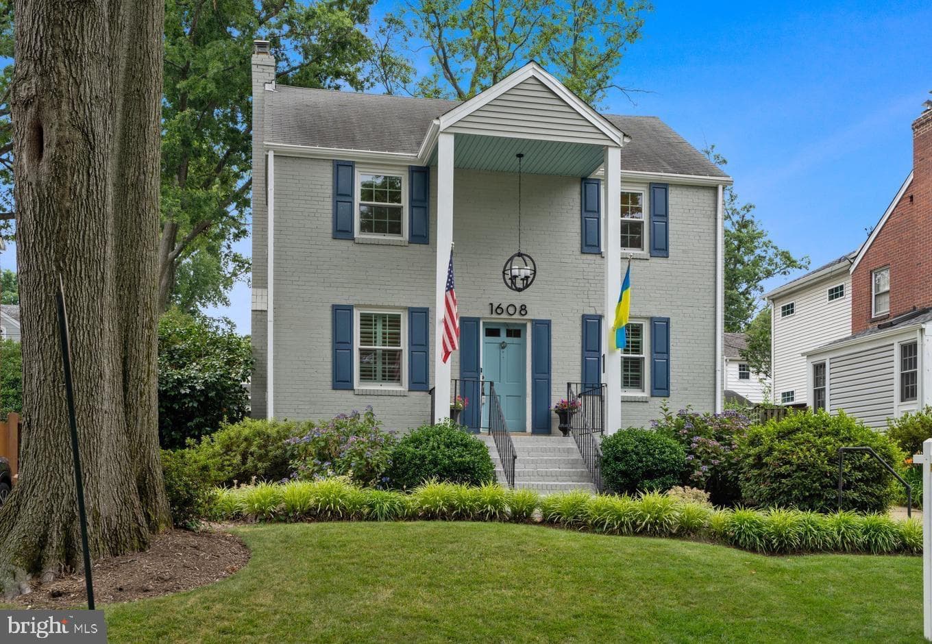 1608 Crestwood Drive photo 2
