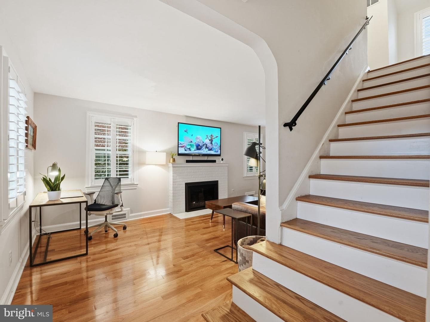 1608 Crestwood Drive photo 3