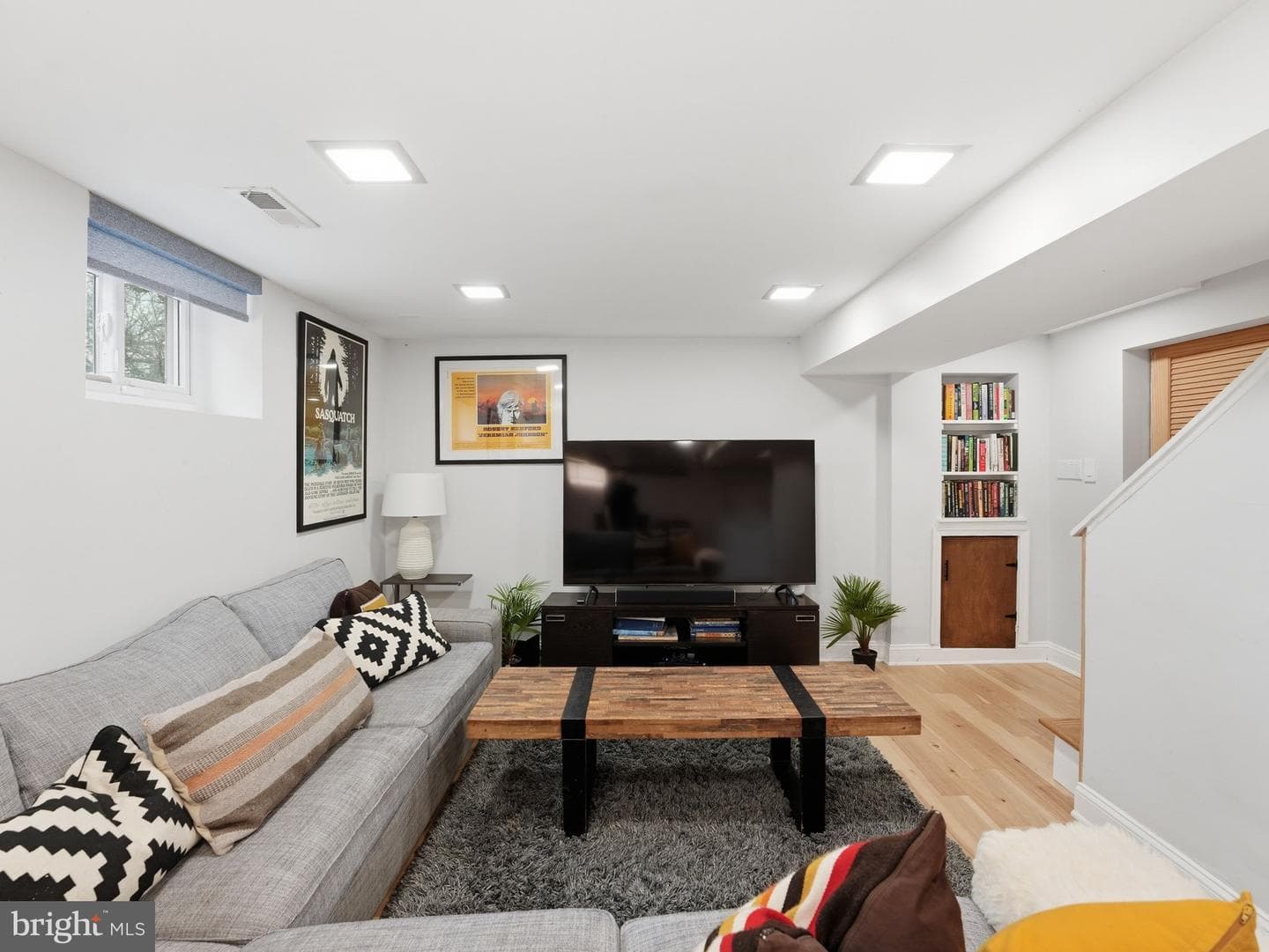 1608 Crestwood Drive photo 30