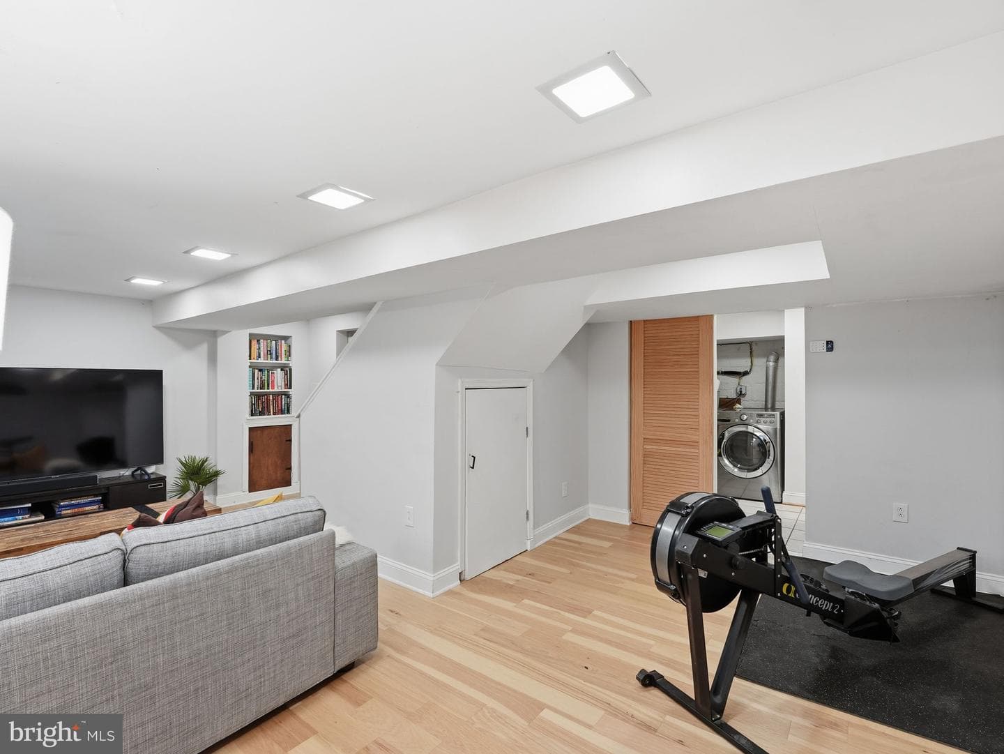 1608 Crestwood Drive photo 31