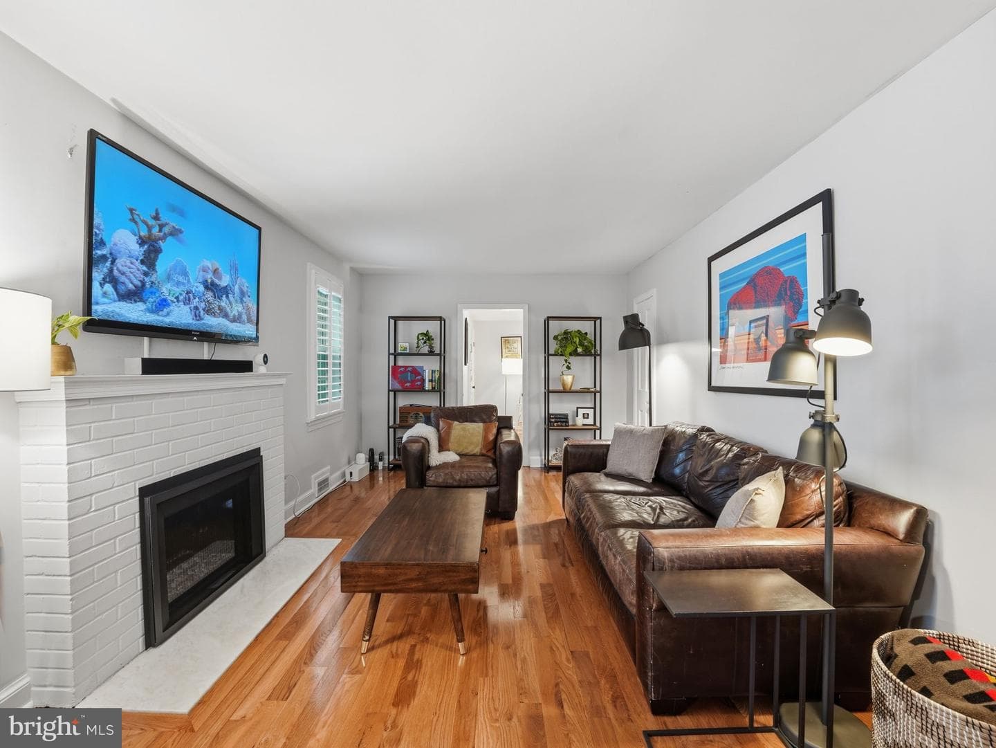1608 Crestwood Drive photo 4