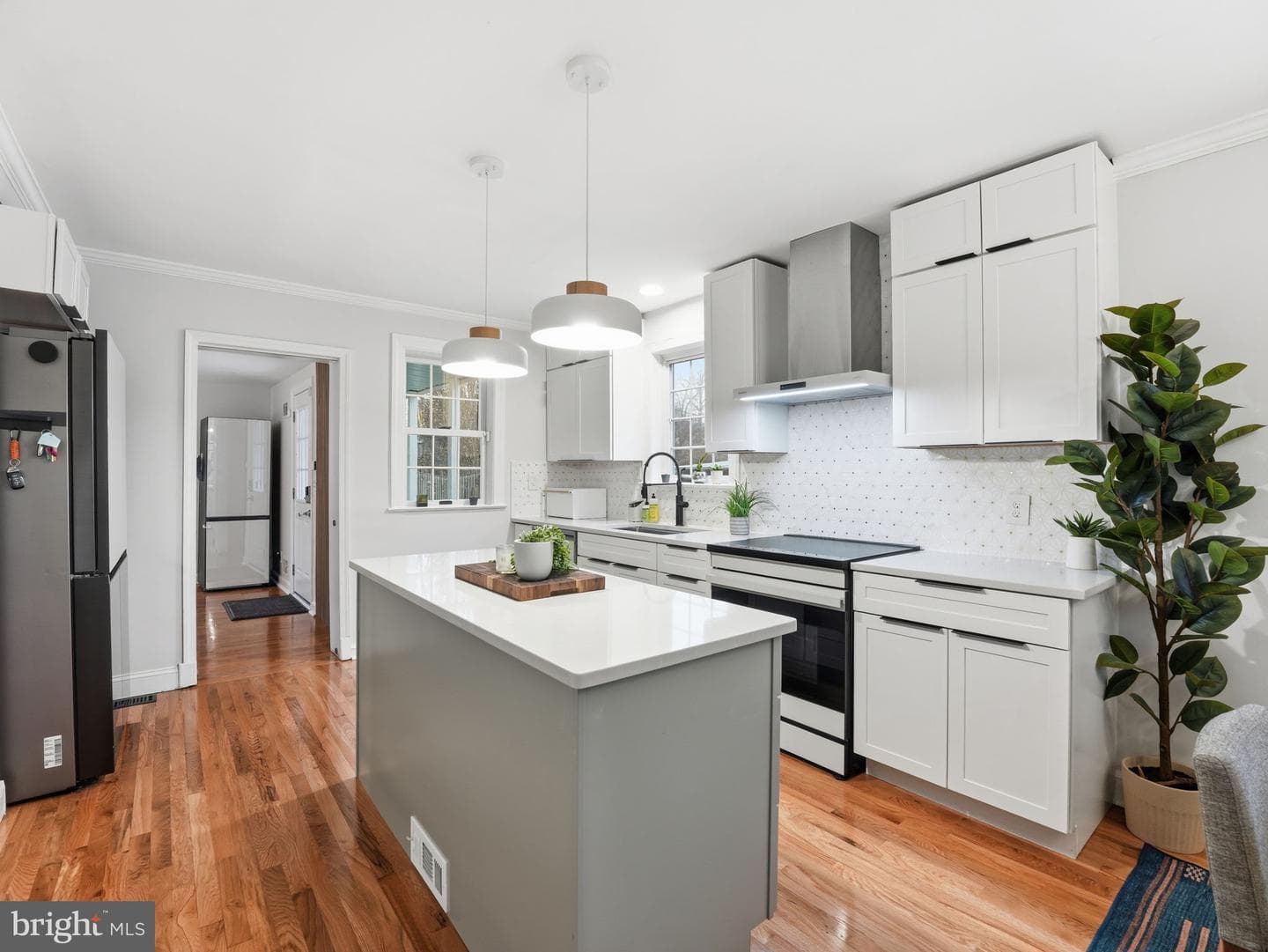 1608 Crestwood Drive photo 8