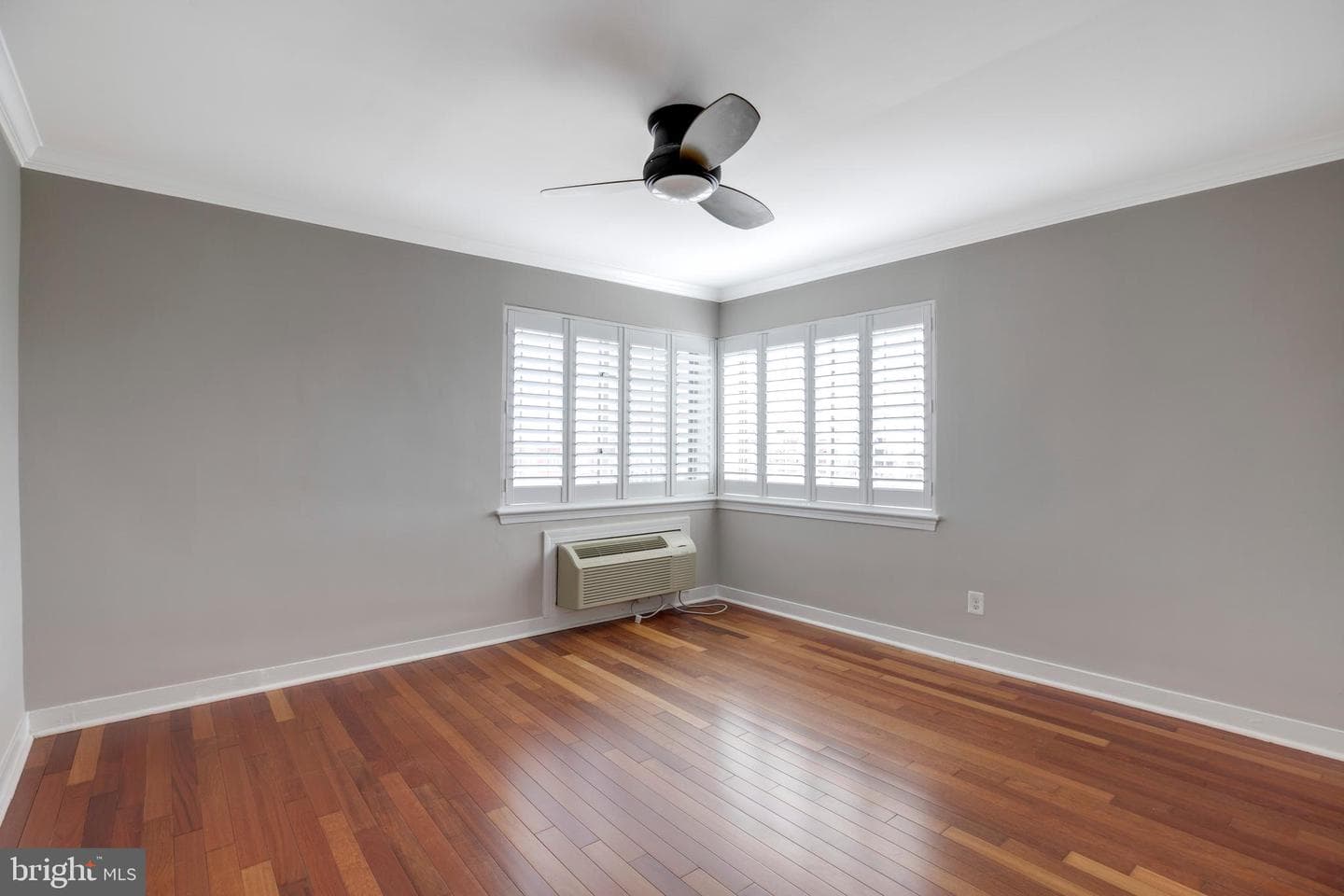 820b S Washington Street #325 photo 14