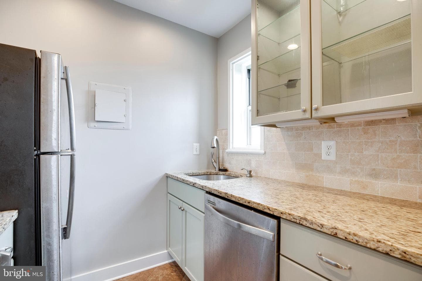 820b S Washington Street #325 photo 21