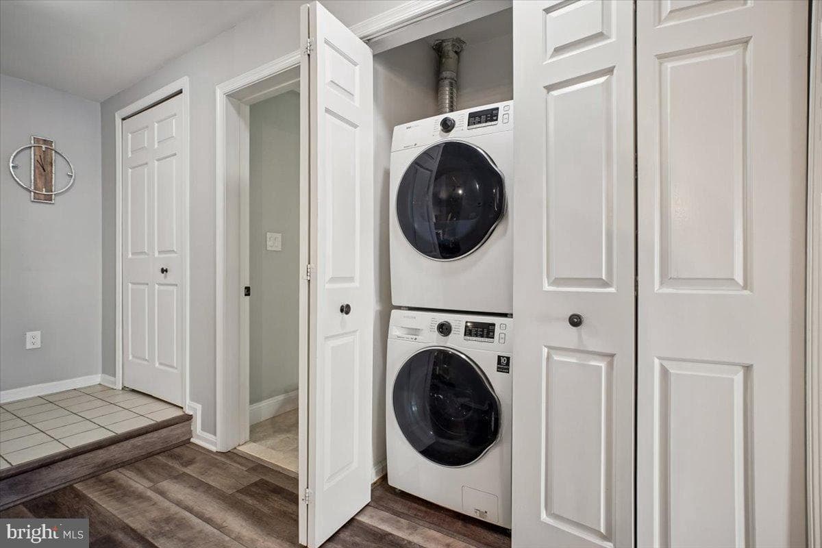 244 S Reynolds Street #109 photo 16