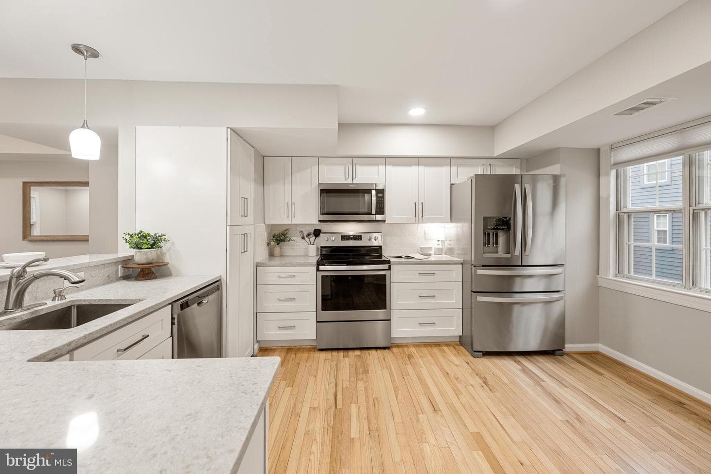 1217 Madison Street photo 2