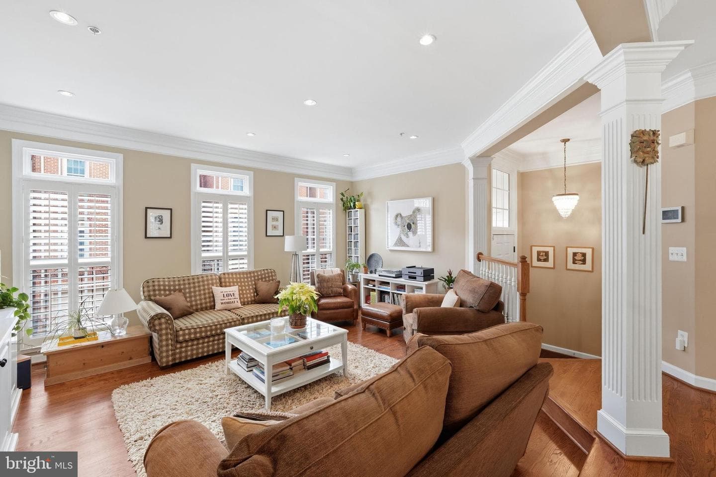 715 Hawkins Way photo 4