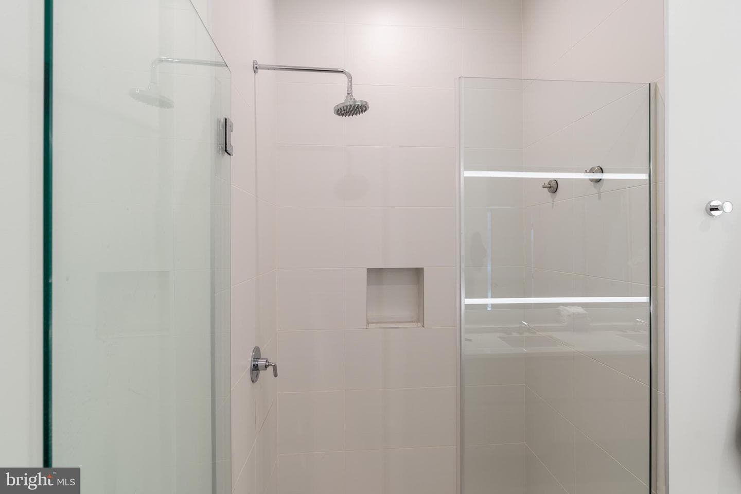 737 Swann Avenue #607 photo 16