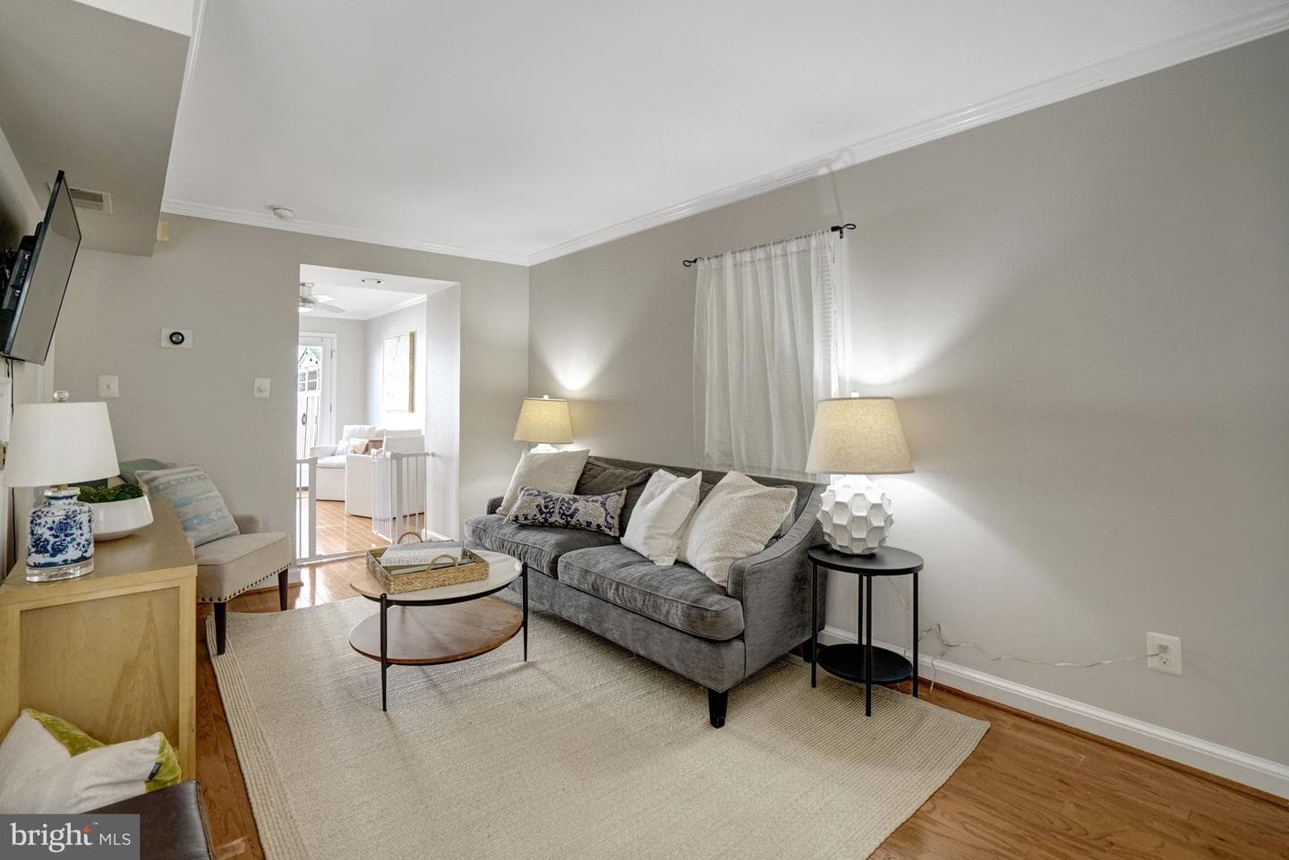 1321 Queen Street photo 4