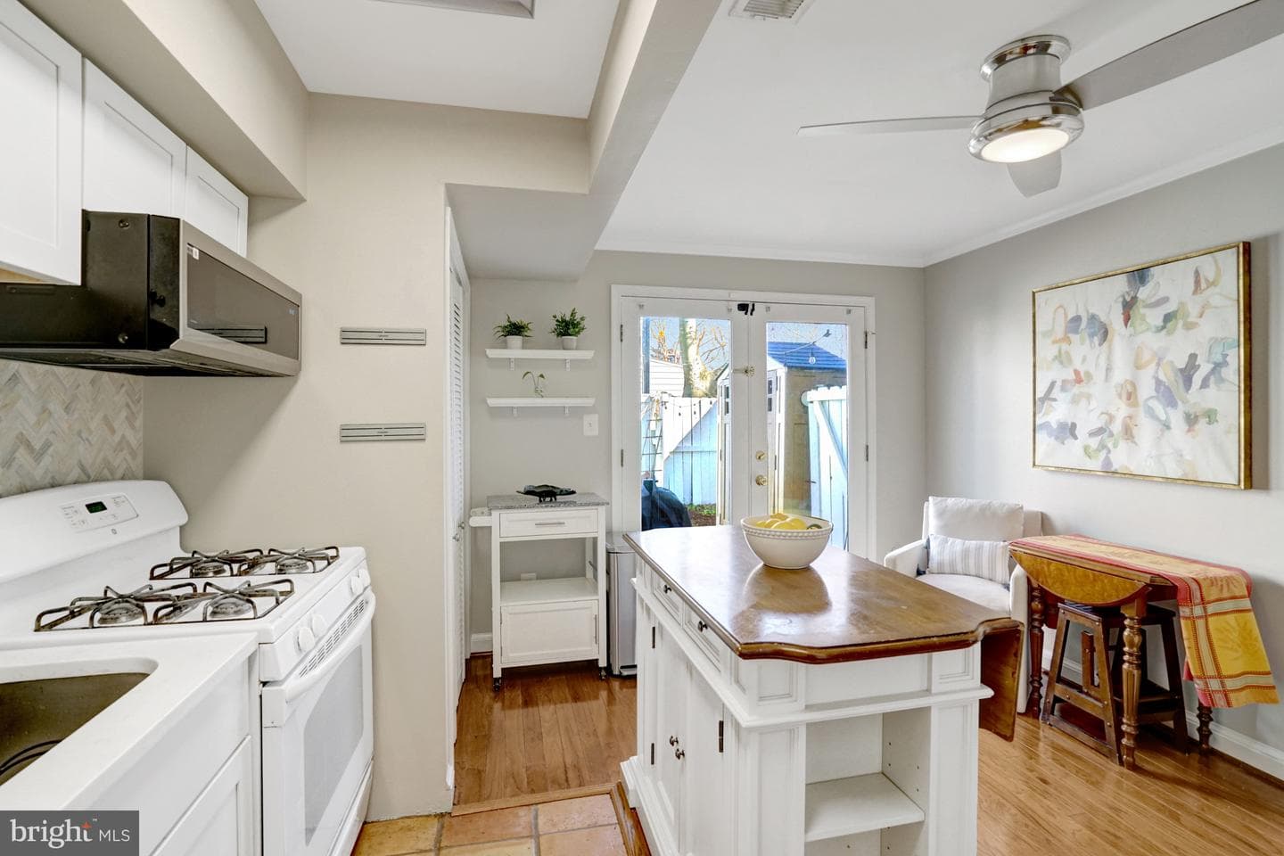 1321 Queen Street photo 8