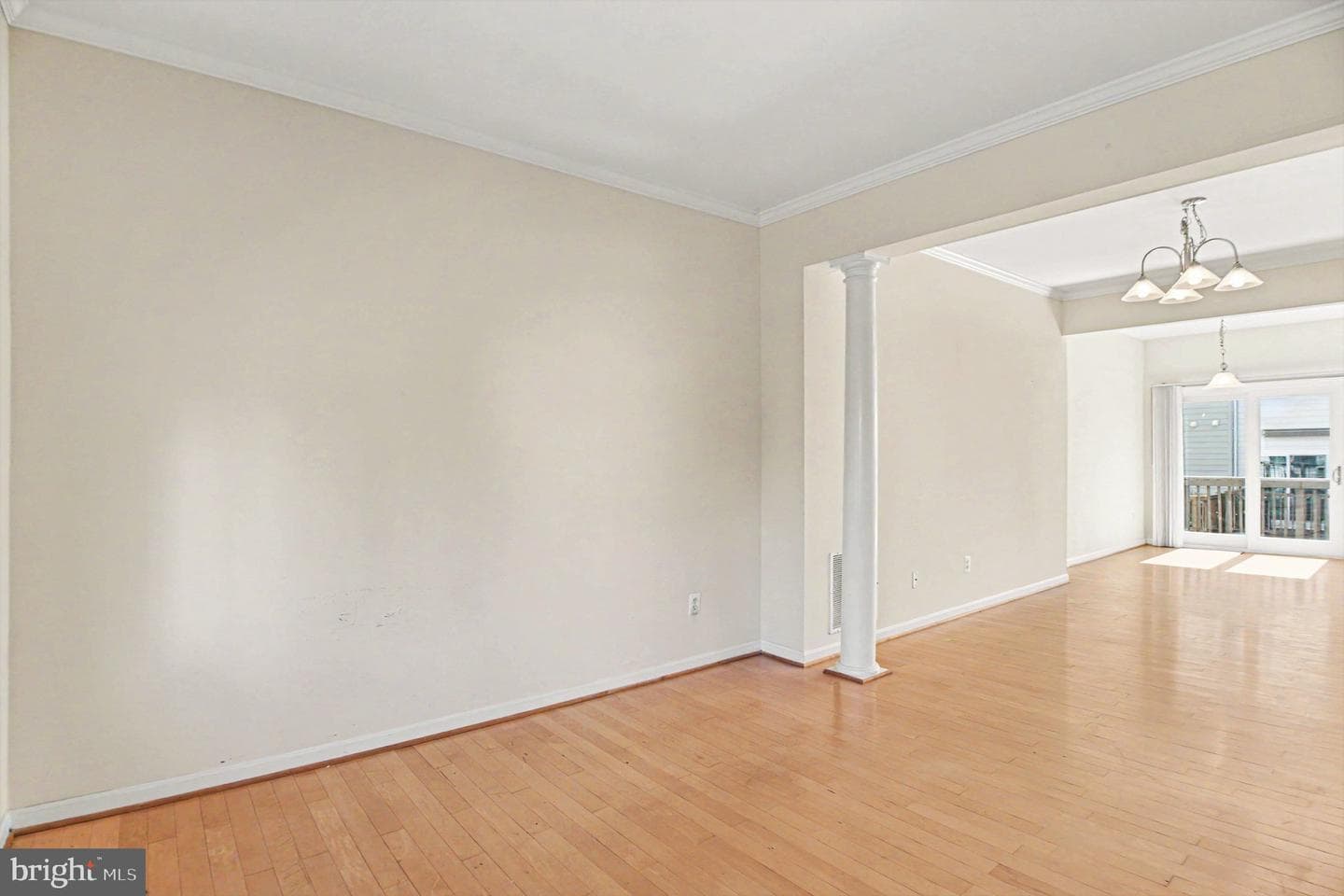 100 Meadows Lane photo 11