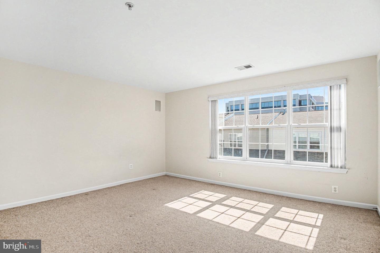 100 Meadows Lane photo 20