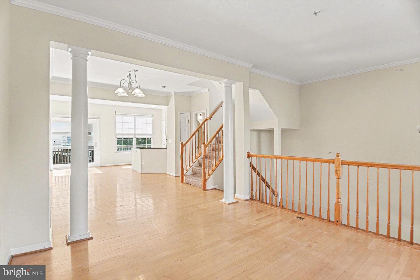 100 Meadows Lane photo 7