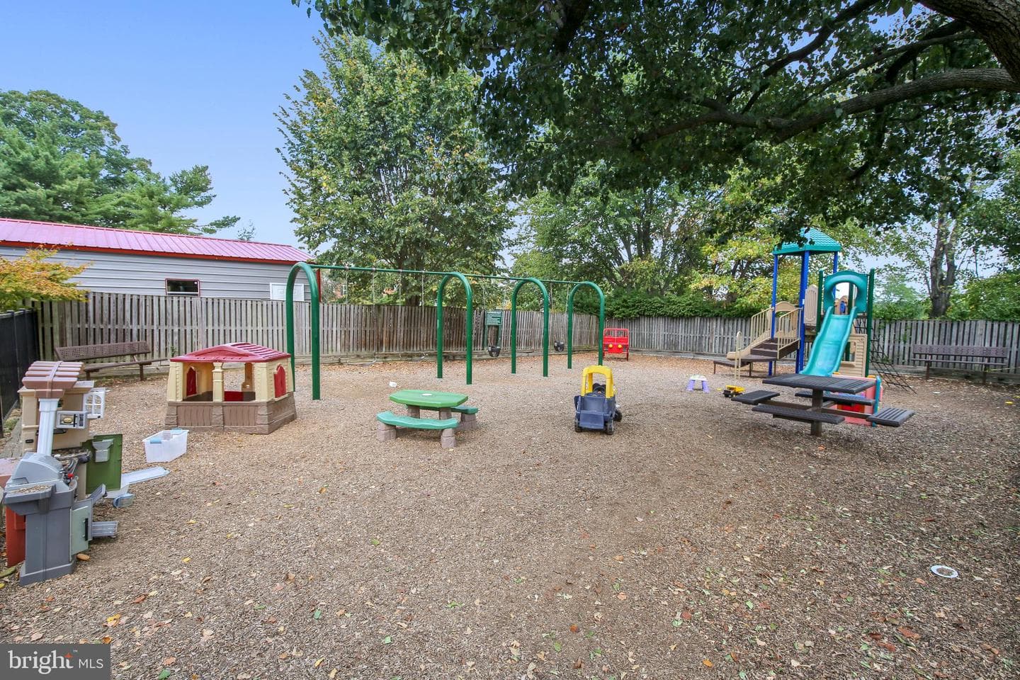 2814 S Columbus Street photo 37