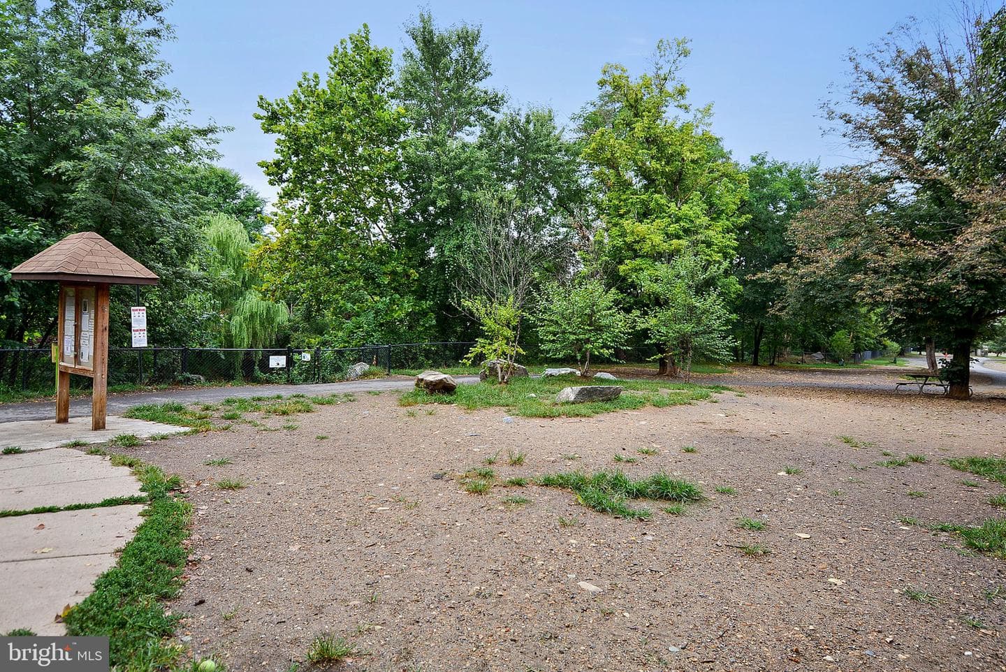2814 S Columbus Street photo 45