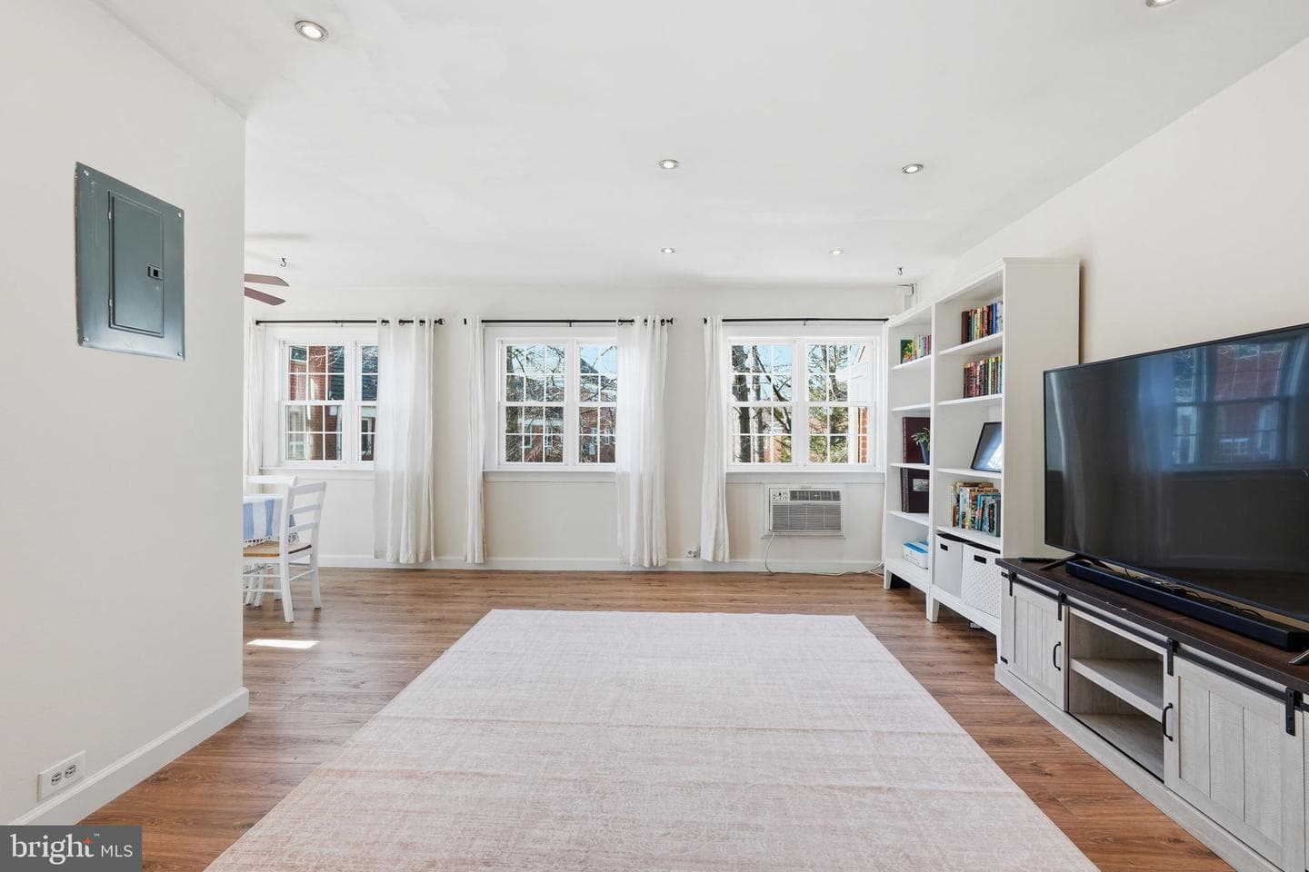 3233 Martha Custis Drive photo 11