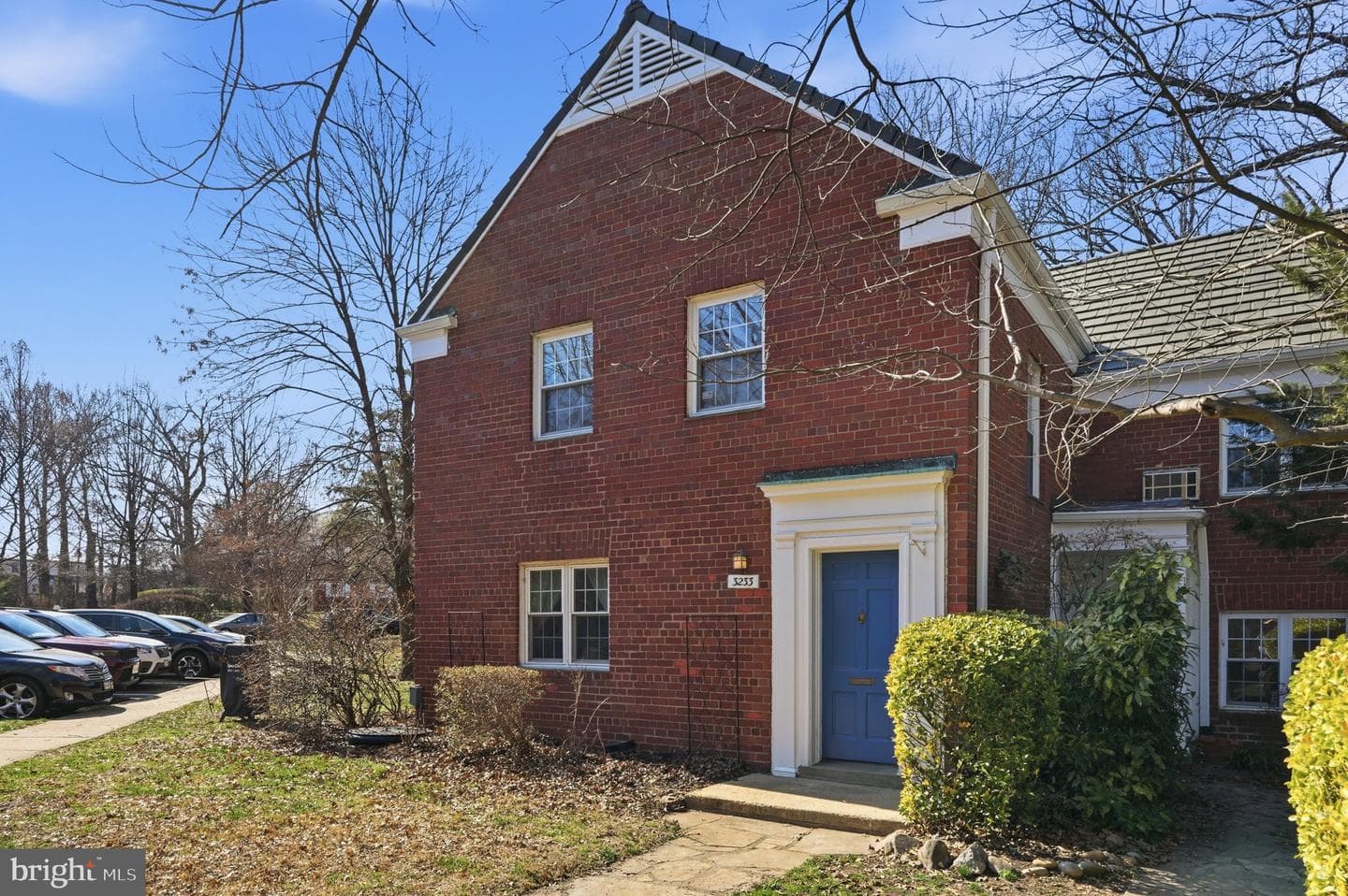 3233 Martha Custis Drive photo 2