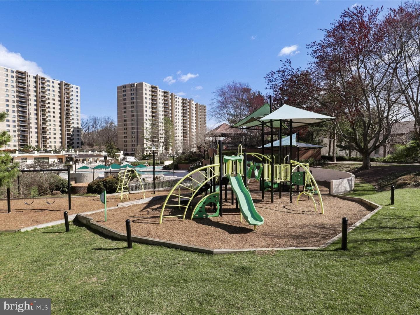 205 Yoakum Parkway #216 photo 35