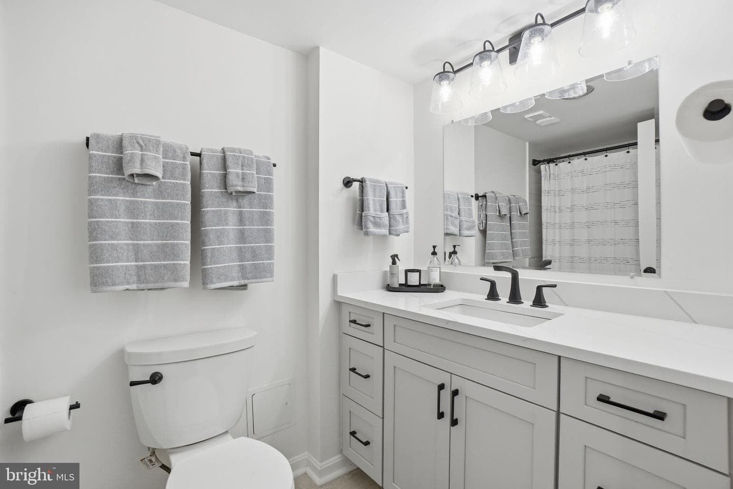 309 Yoakum Parkway #603 photo 29