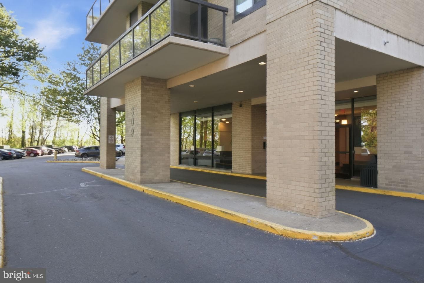 309 Yoakum Parkway #603 photo 5
