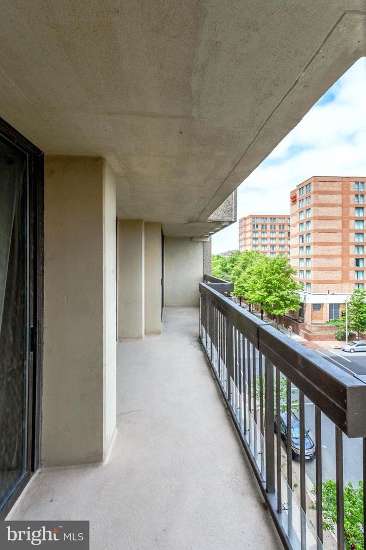 400 Madison Street #505 photo 11