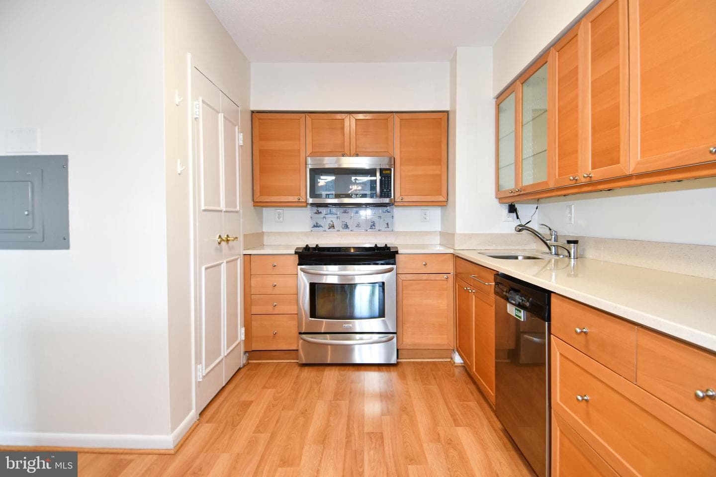 400 Madison Street #301 photo 17