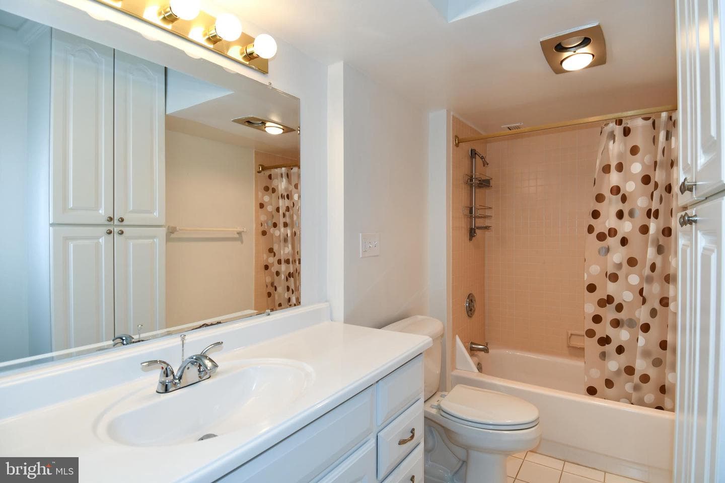 400 Madison Street #301 photo 31