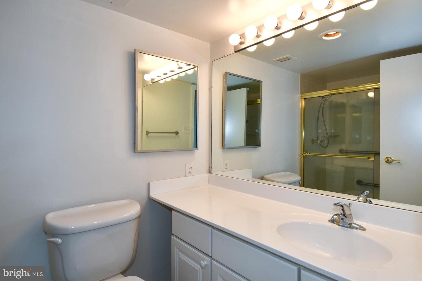 400 Madison Street #301 photo 35
