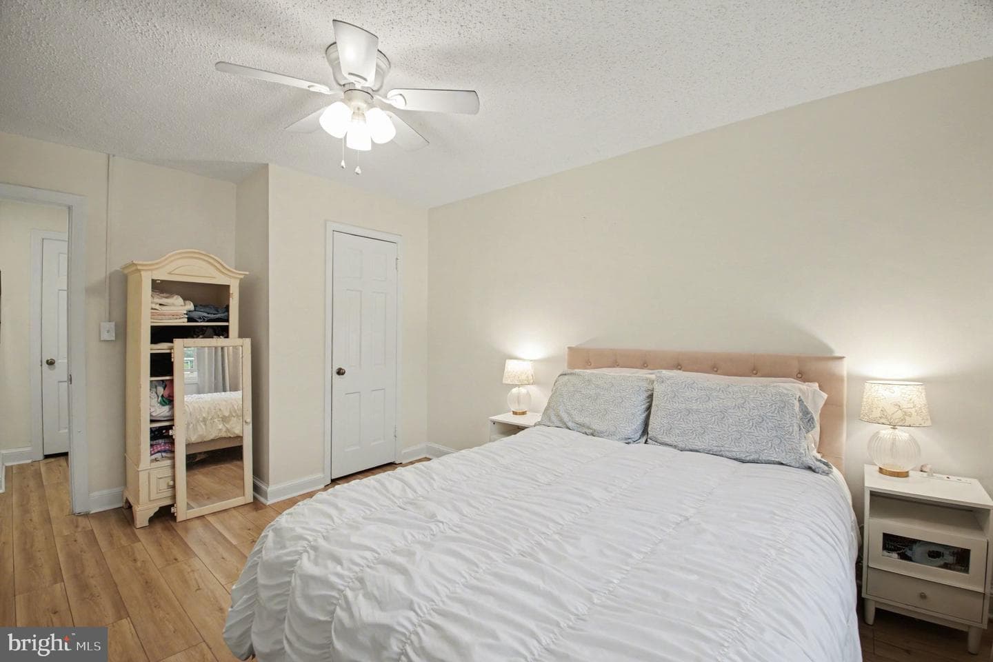 1632 W Abingdon Drive #302 photo 11