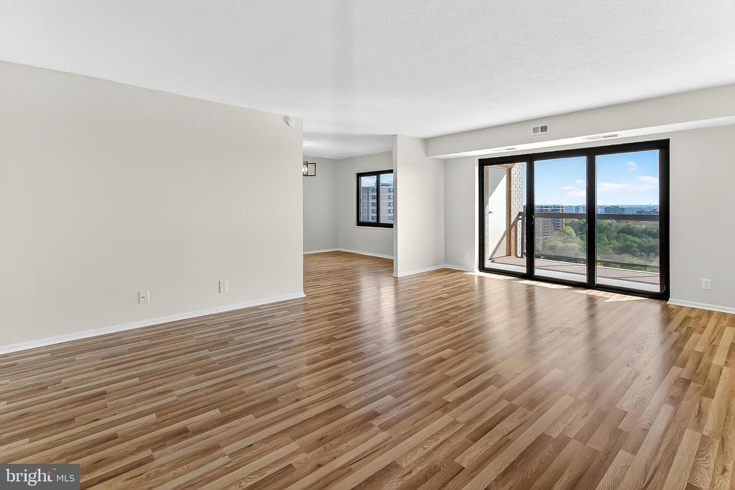 205 Yoakum Parkway #1511 photo 12