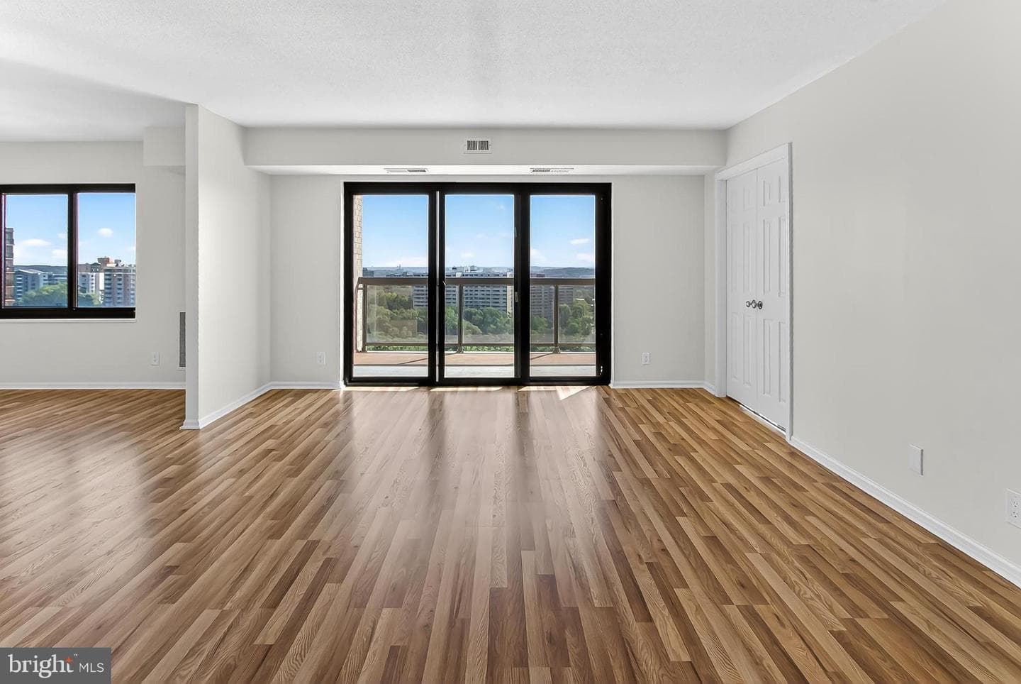 205 Yoakum Parkway #1511 photo 17