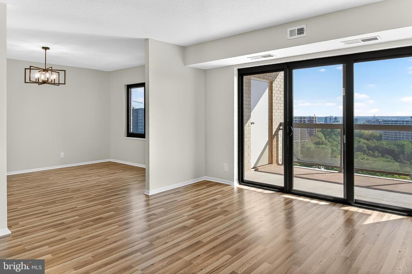 205 Yoakum Parkway #1511 photo 18